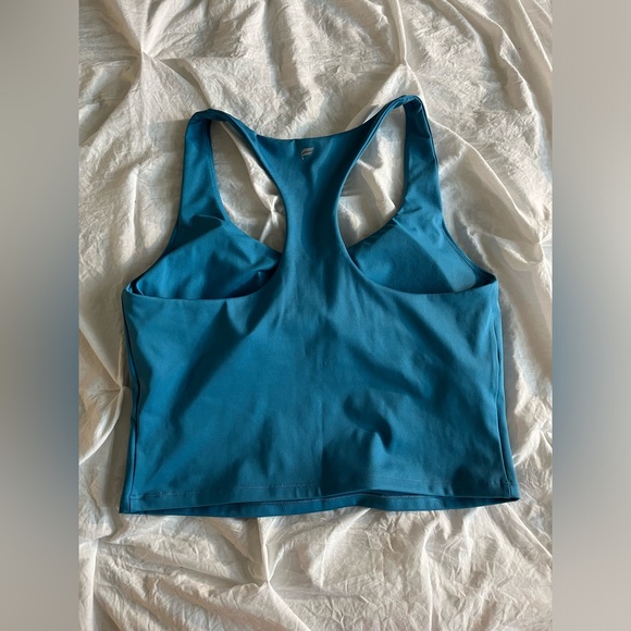 🔥Fabletics built in tank cropped - Picture 2 of 7